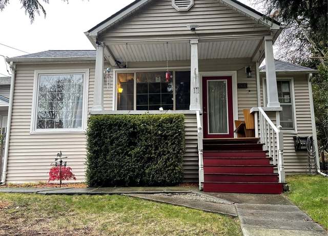 Property at 13031 Macadam Rd S, Tukwila, WA 98168, 4 beds, 1 bath