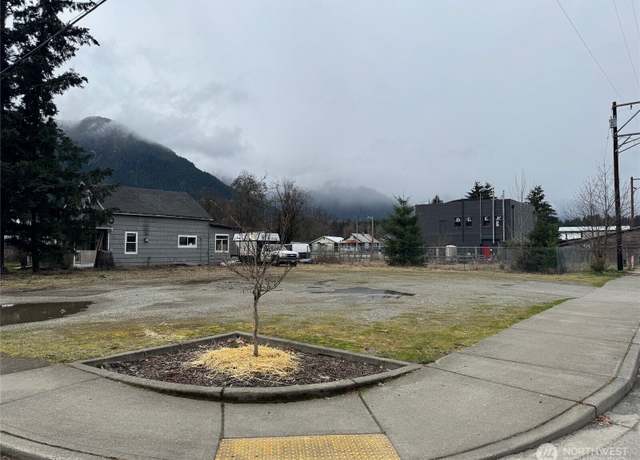 Property at 1025 Darrington St, Darrington, WA 98241