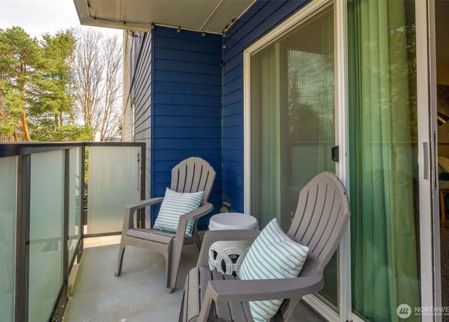 Property at 3711 26th Pl W #201, Seattle, WA 98199, 2 beds, 1.5 baths
