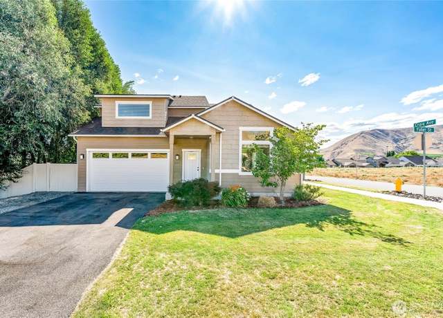 Property at 1651 Fuller St, Wenatchee, WA 98801, 4 beds, 2.5 baths