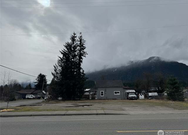Property at 1035 Darrington St, Darrington, WA 98241