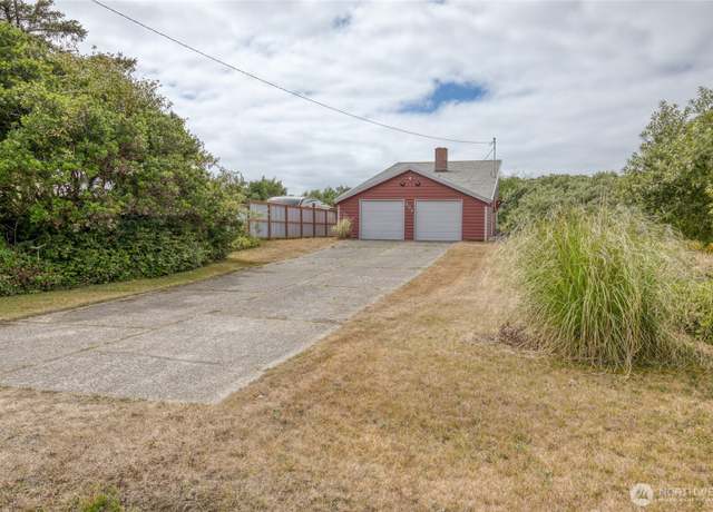 Property at 131 S Sand Dune Ave SW, Ocean Shores, WA 98569, 2 beds, 1 bath