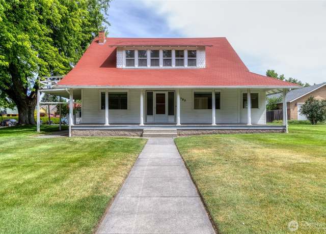 Property at 1107 Pleasant St, Walla Walla, WA 99362, 4 beds, 2 baths