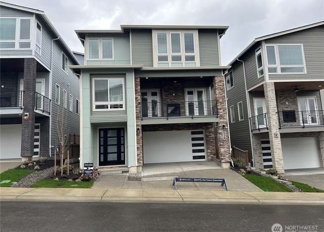Property at 7536 S 130th Pl, Seattle, WA 98178, 4 beds, 3.5 baths