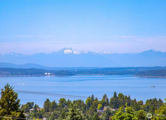 Property at 6710 36th Ave SW Unit A, Seattle, WA 98126, 3 beds, 2.5 baths