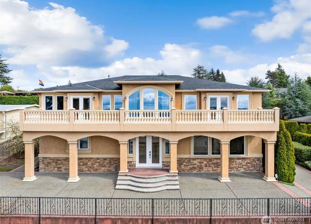 Property at 7613 N 10th St, Tacoma, WA 98406, 5 beds, 4.5 baths
