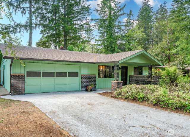 Property at 2049 Lakemoor Dr SW, Olympia, WA 98512, 4 beds, 2.5 baths