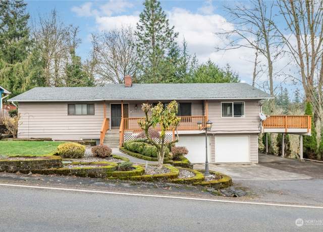 Property at 190 Inglewood Dr, Longview, WA 98632, 4 beds, 3 baths