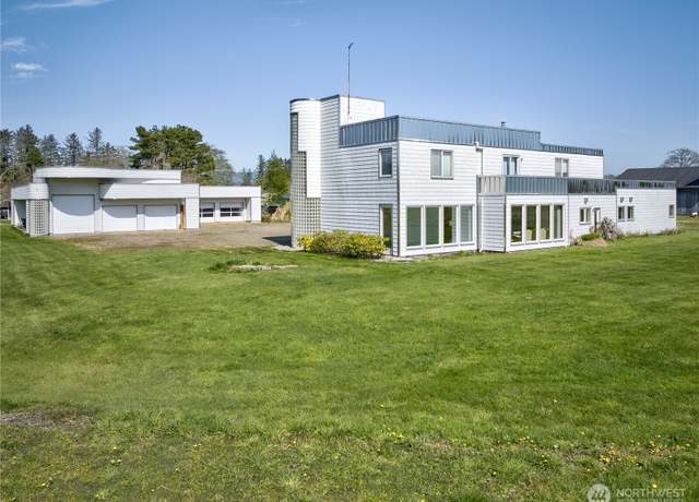 Property at 6804 Chatham Way, Ilwaco, WA 98624, 4 beds, 3 baths