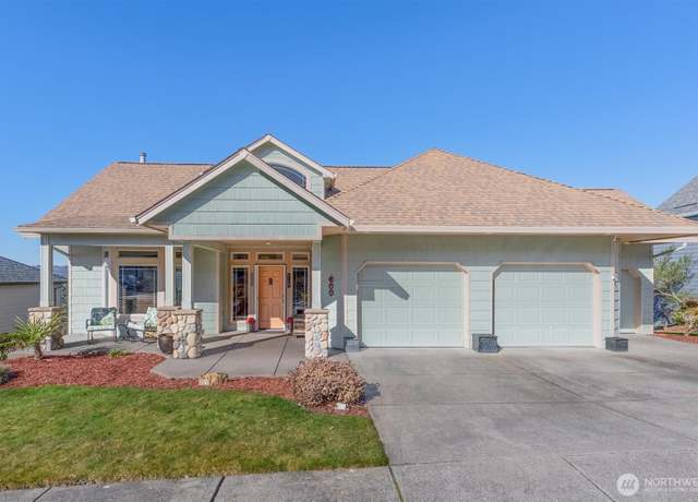 Property at 245 Horizon Dr, Kalama, WA 98625, 4 beds, 2.5 baths