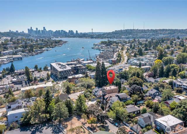 Property at 4019 4th Ave NE Unit B, Seattle, WA 98105, 4 beds, 3.5 baths