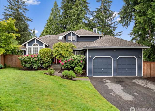 Property at 8221 122nd Ave NE, Kirkland, WA 98033, 3 beds, 2.5 baths