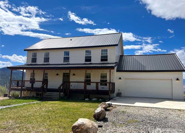Property at 212 Nine Mile Rd, Oroville, WA 98844, 4 beds, 3 baths