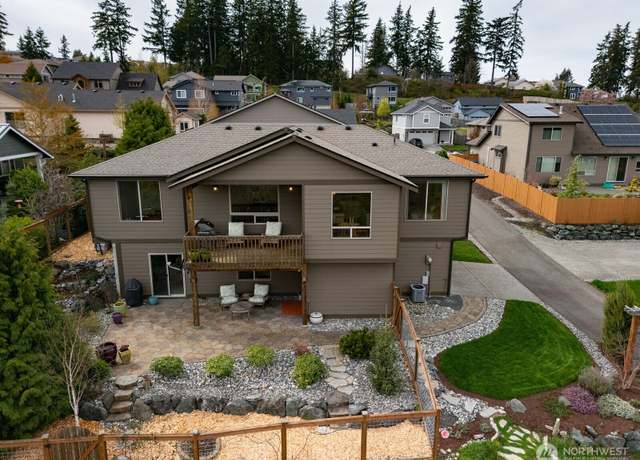 Property at 1008 Newton St, Bellingham, WA 98229, 4 beds, 3 baths