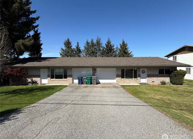 Property at 1714 Washington St, Wenatchee, WA 98801, 4 beds, 2 baths