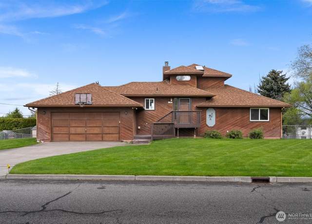 Property at 11307 E 11th Ave, Spokane Valley, WA 99206, 3 beds, 2 baths