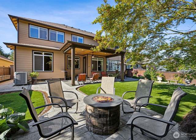 Property at 18110 114th St E, Bonney Lake, WA 98391, 5 beds, 3 baths