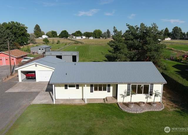 Property at 4135 NE Dunn St, Moses Lake, WA 98837, 5 beds, 2 baths