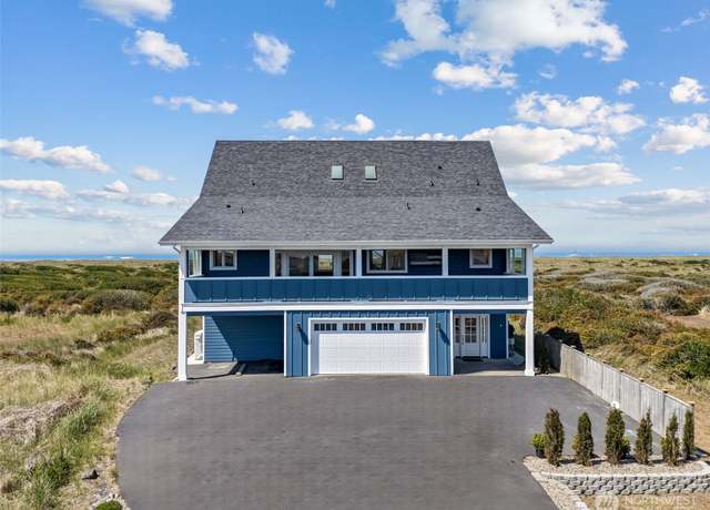 Property at 1073 Ocean Shores Blvd SW, Ocean Shores, WA 98569, 5 beds, 4 baths