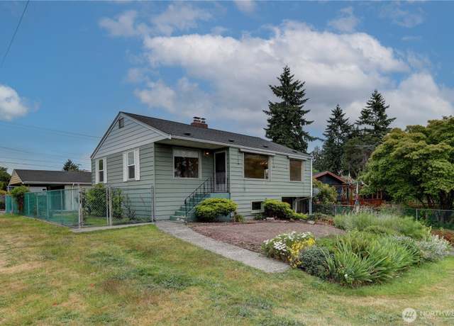 Property at 9256 Phinney Ave N, Seattle, WA 98103, 2 beds, 1 bath