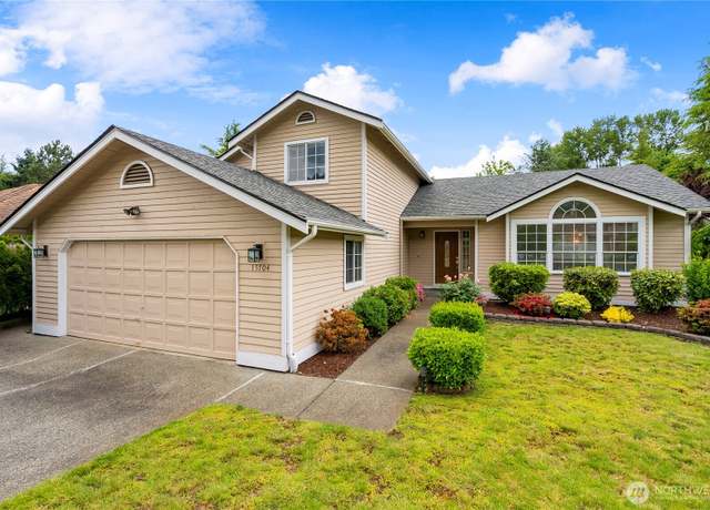 Property at 15704 SE 156th St, Renton, WA 98058, 4 beds, 3 baths