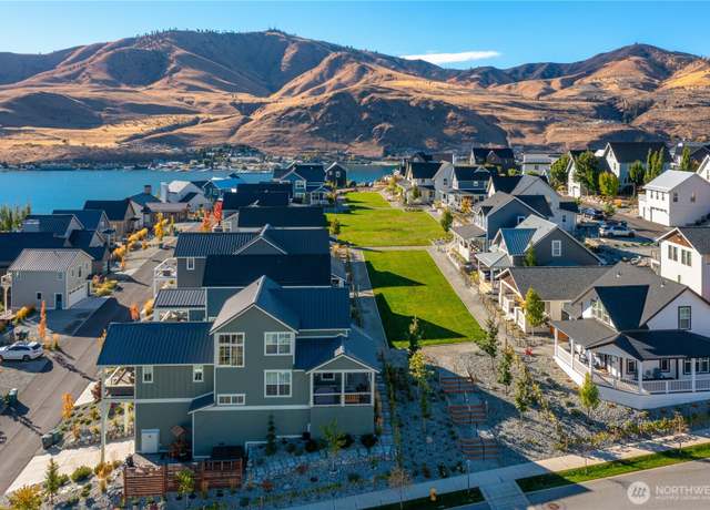 Property at 481 Mackinaw Ln, Chelan, WA 98816, 2 beds, 2 baths