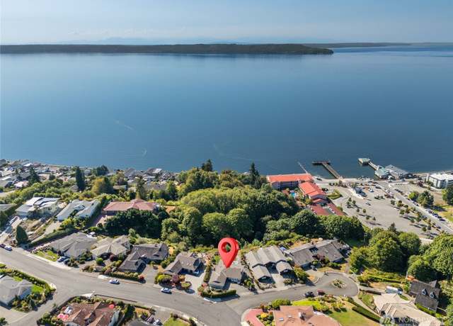 Property at 28529 10th Ave S, Federal Way, WA 98003, 3 beds, 2.5 baths