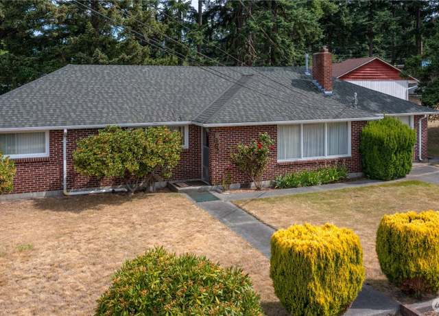 Property at 1662 NE 5th Ave, Oak Harbor, WA 98277, 3 beds, 2 baths