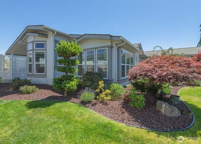 Property at 576 Canyon Dr, East Wenatchee, WA 98802, 3 beds, 2 baths