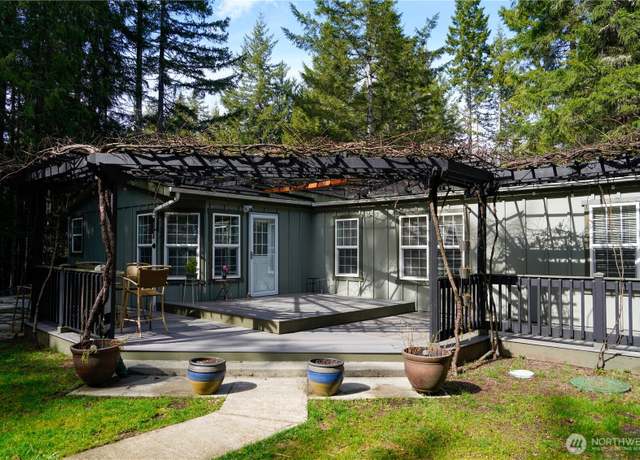 Property at 121 N Mallard Way W, Hoodsport, WA 98548, 3 beds, 2 baths