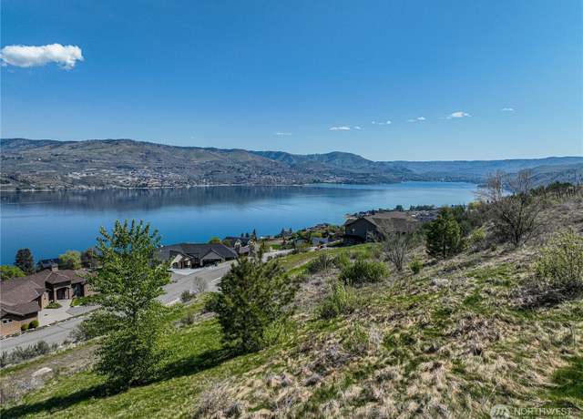 Property at 308 Clos Chevalle Rd, Chelan, WA 98816