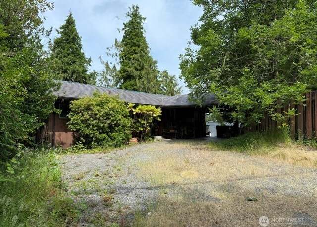 Property at 13257 Holmes Point Dr NE, Kirkland, WA 98034, 4 beds, 2 baths
