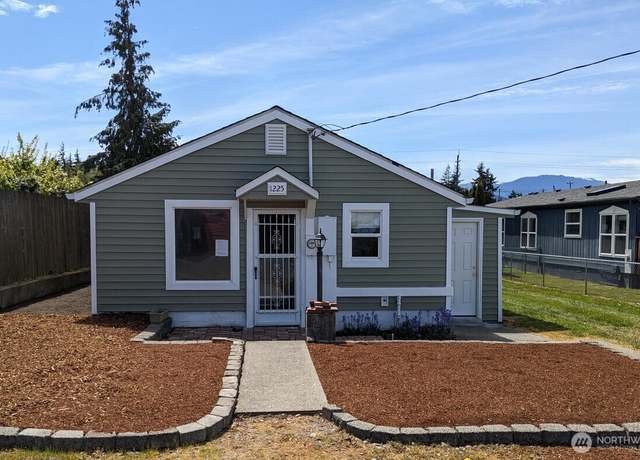 Property at 1225 W 5th St, Port Angeles, WA 98363, 2 beds, 1 bath
