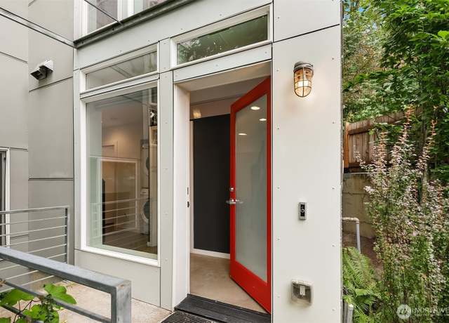 Property at 1009 Sturgus Ave S, Seattle, WA 98144, 3 beds, 2.5 baths