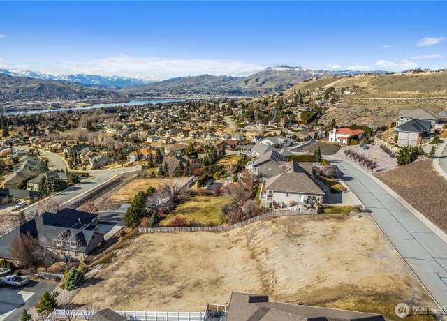 Property at 922 Briarwood Dr, East Wenatchee, WA 98802