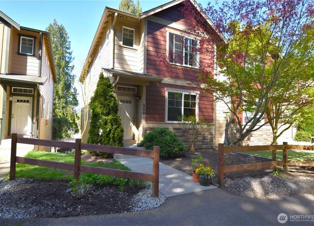 Property at 509 E Division St Unit A, Arlington, WA 98223, 3 beds, 2.5 baths