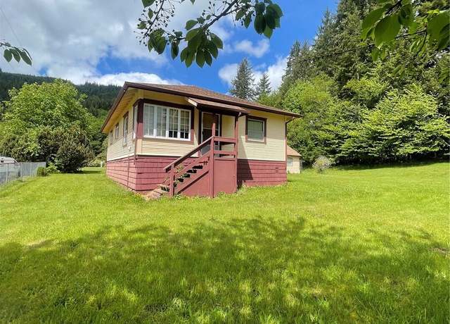 Property at 1204 Howard St, Raymond, WA 98577, 2 beds, 1 bath