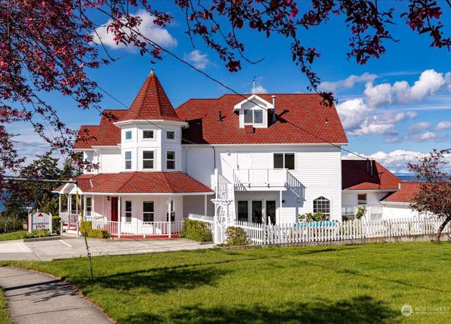 Property at 807 N Main St, Coupeville, WA 98239, 7 beds, 8.5 baths