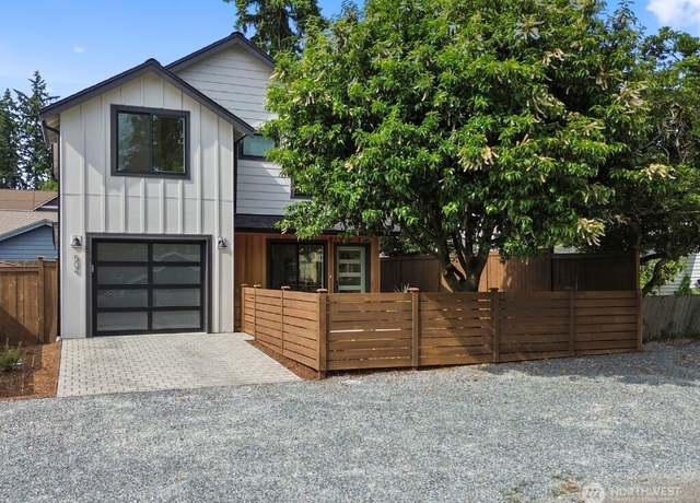 Property at 504 NE 123rd St, Seattle, WA 98125, 3 beds, 2.5 baths