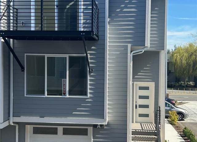 Property at 13243 Ambaum Blvd SW Unit A, Burien, WA 98146, 3 beds, 2.5 baths