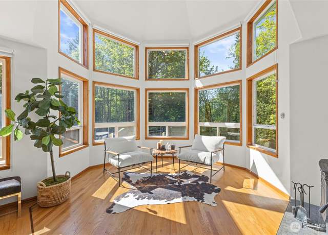 Property at 6983 SE Sedgwick Rd, Port Orchard, WA 98366, 4 beds, 2 baths
