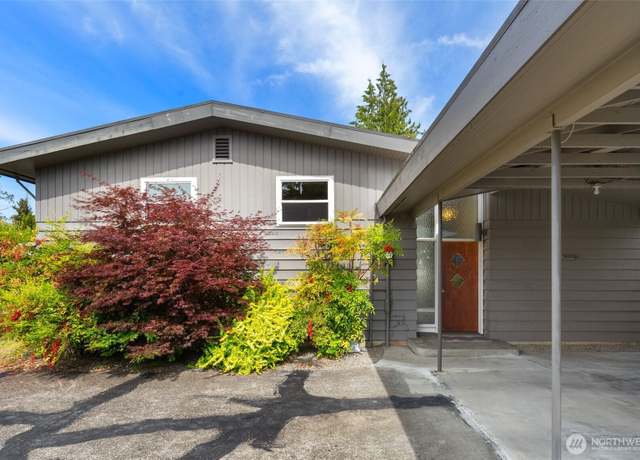 Property at 6151 S 125th St, Seattle, WA 98178, 5 beds, 2 baths