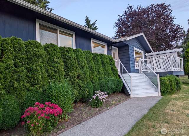 Property at 5836 114th Ave NE, Kirkland, WA 98033, 3 beds, 2 baths