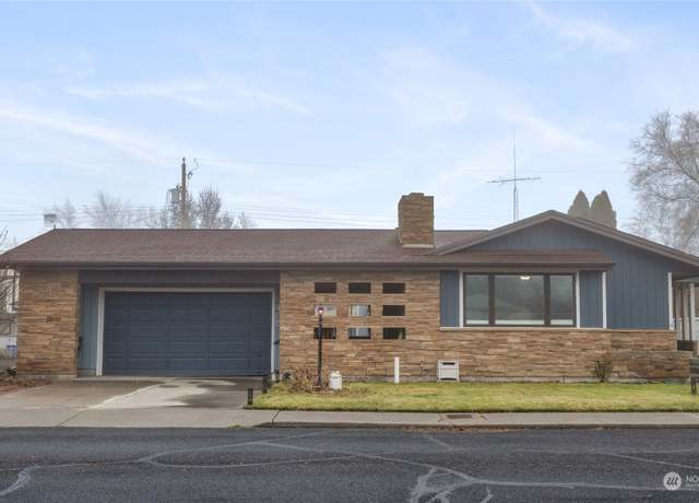 Property at 405 W 7TH Ave, Ritzville, WA 99169, 5 beds, 3 baths