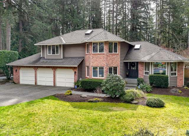 Property at 17131 SE 329th St, Auburn, WA 98092, 4 beds, 2.5 baths