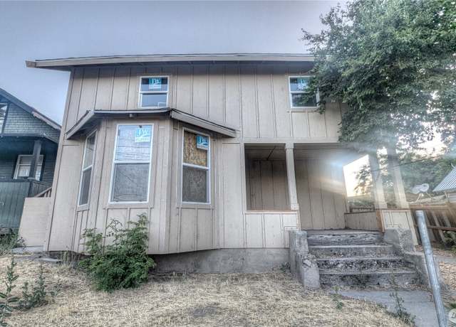 Property at 706 Methow St, Wenatchee, WA 98801, 4 beds, 2 baths