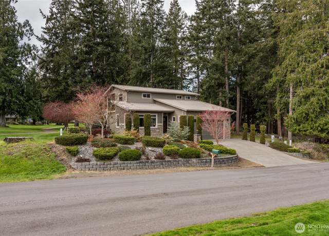 Property at 114 Greenway Dr, Sequim, WA 98382, 4 beds, 2.5 baths
