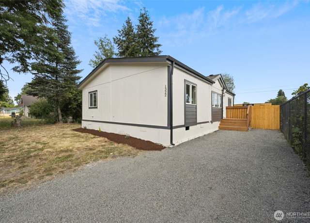 Property at 1322 Crescent Ave, Centralia, WA 98531, 3 beds, 2 baths