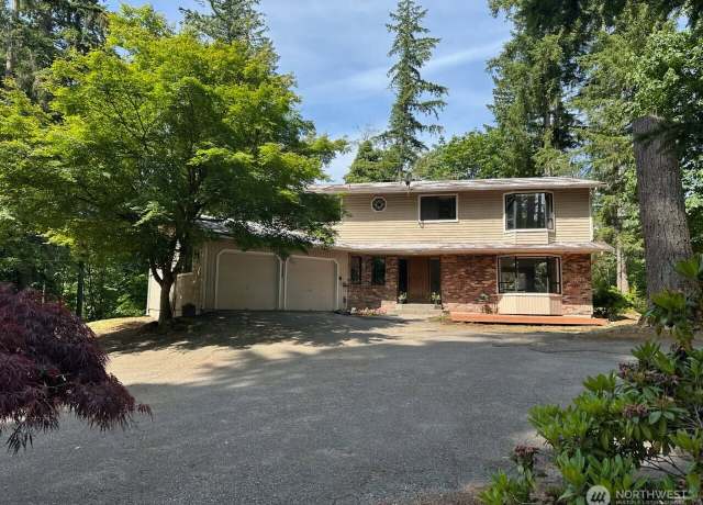 Property at 22434 SE Auburn-Black Diamond Rd, Black Diamond, WA 98010, 5 beds, 2.5 baths