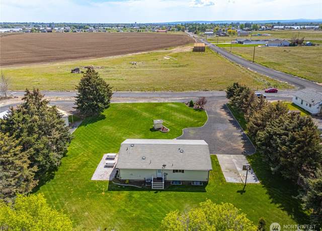 Property at 3019 NE Road H, Moses Lake, WA 98837, 5 beds, 3 baths